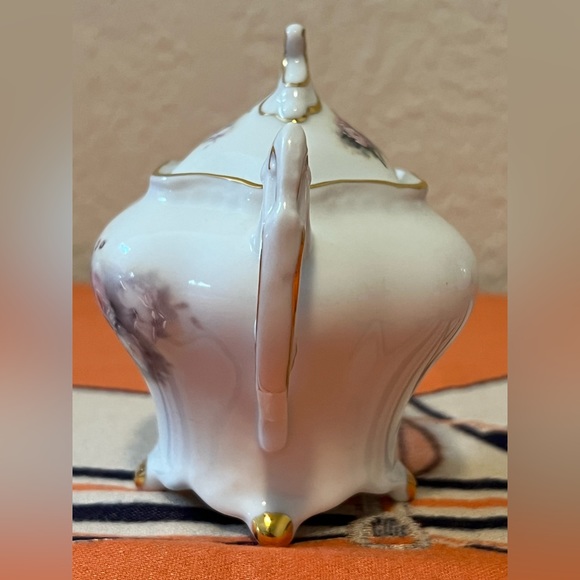 Older Porcelain Treasures Betty Platner ROSES SUGAR BOWL Hand Decorated Signed - Picture 3 of 9